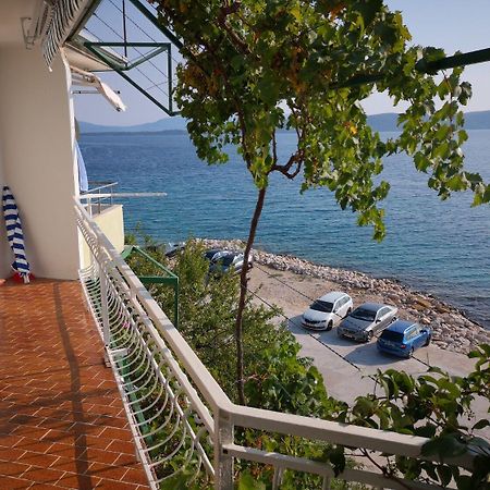 Apartments Sonja - By The Sea Живогошче Экстерьер фото