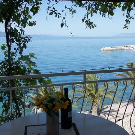 Apartments Sonja - By The Sea Живогошче Экстерьер фото